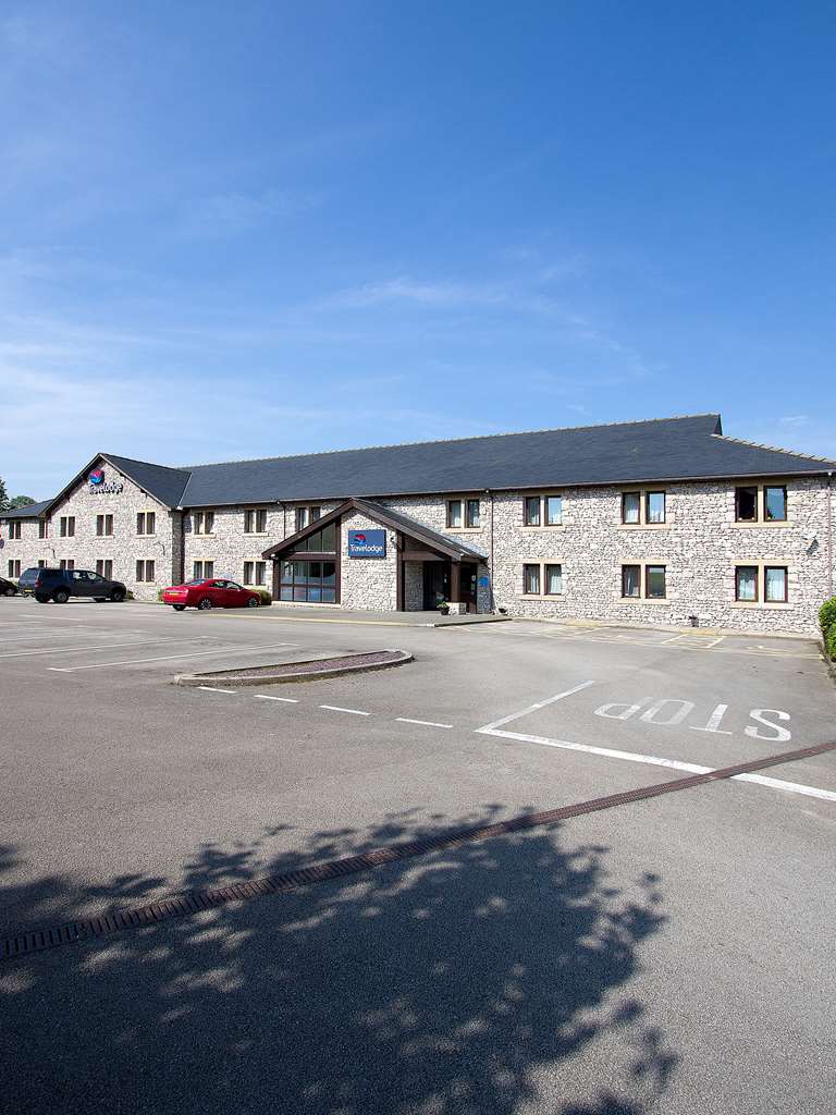 Travelodge Kendal Exterior photo